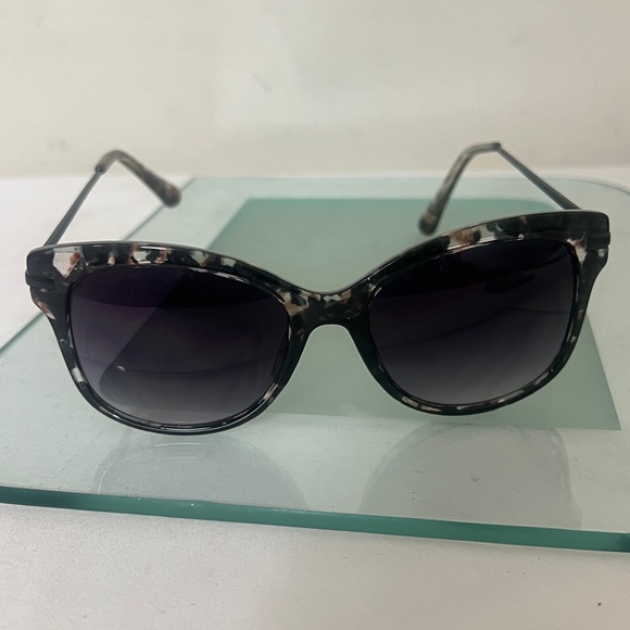 Oscar De La Renta Acetate Tortoise Shell Cat Eye Sunglasses Black - Picture 11 of 17